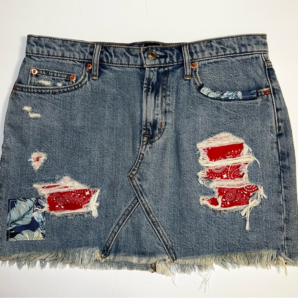 GAP Denim Patchwork Distressed Medium Wash Mini Skirt NWT Sz 27